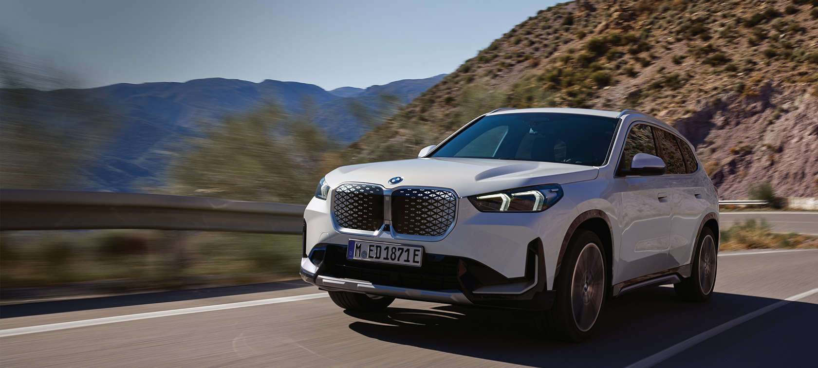 Conoce el SUV eléctrico BMW iX1 con diseño elegante, tecnología de vanguardia y máximo confort en el interior.